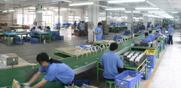 KỸ SƯ LẮP RÁP HOÀN THIỆN KHÓA CỬA